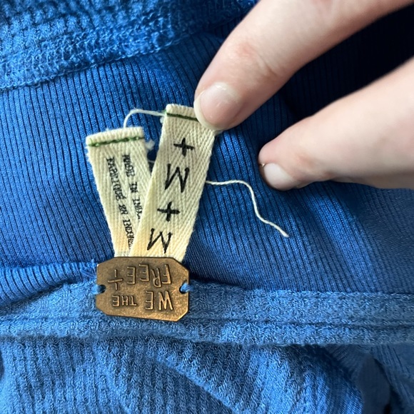 Free People Waffle Knit Long Sleeve T Shirt Boho Bohemian Distressed Hem - Picture 5 of 10